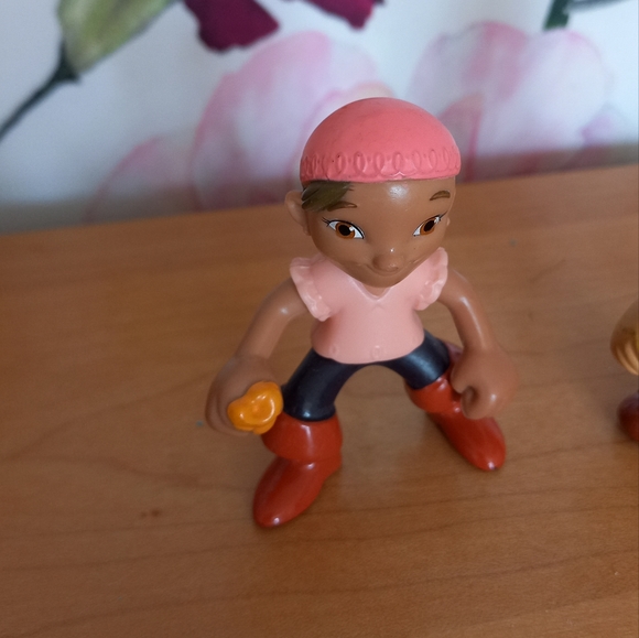 Disney Junior Jake And The Neverland Pirates Figure set Izzy Jr Cake Toppers 3" - Picture 2 of 11